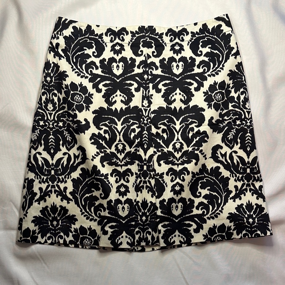 Loft Tailored Black and Cream Skirt Office Wear & Timeless Style Size 6P